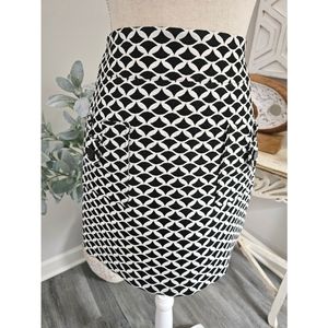 Jade by Melody Tam Black & White  Woven Jacquard Pattern Mini Skirt Size 2